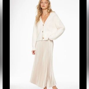 Dynamite pleated maxi skirt